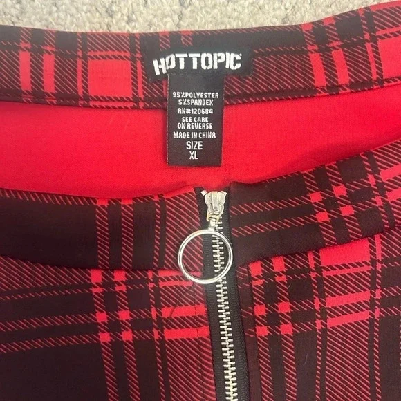 Hot Topic XL thicker plaid  mini - Picture 2 of 8